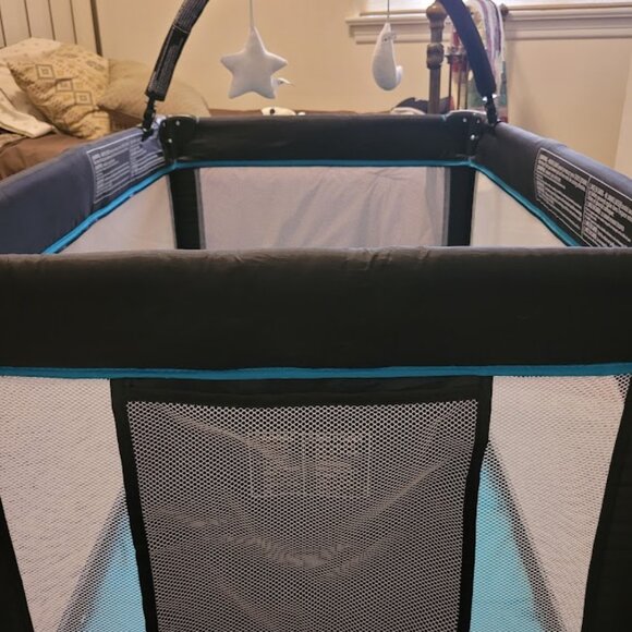 Harmony Play & Go Deluxe Playard, - Picture 2 of 5